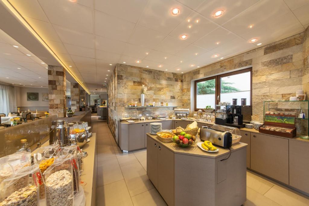 Hotel Strijewski Wolfsburg Bagian luar foto